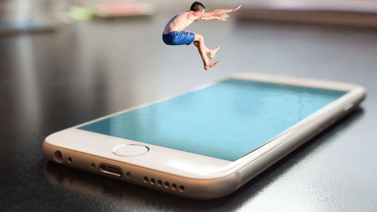 Celular exportando um vídeo após a edição final.