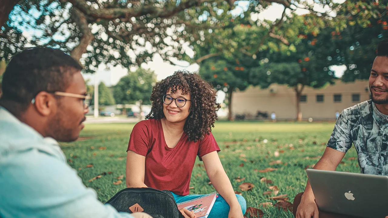Organização de arquivos digitais ajuda na rotina acadêmica.