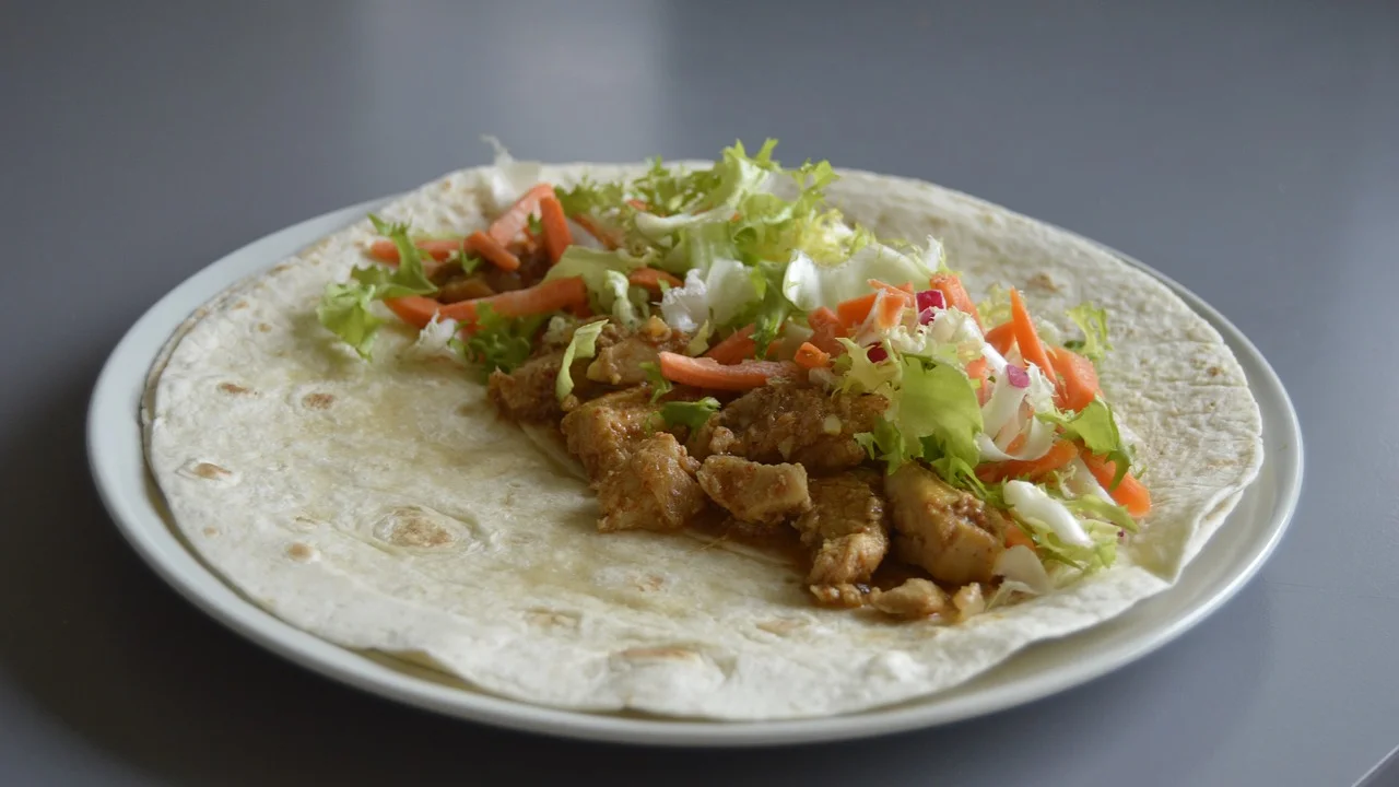 Burritos enrolados com as extremidades bem fechadas.