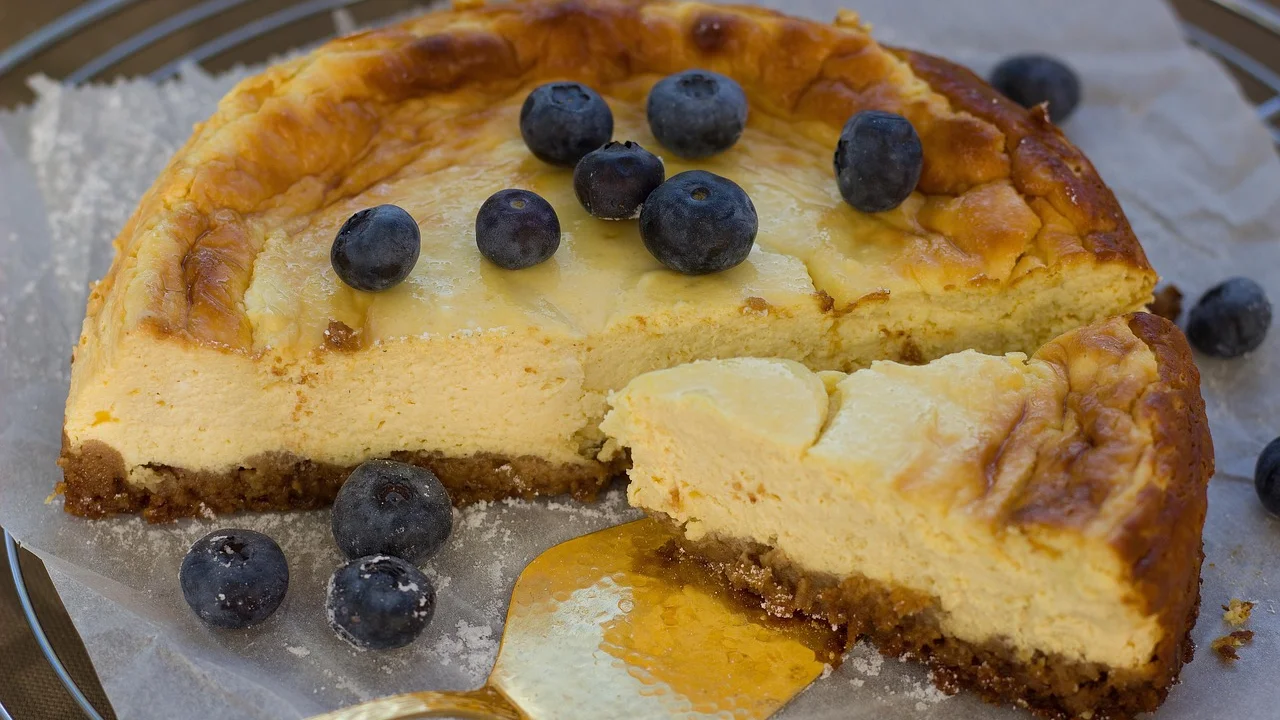 Calda caseira de frutas vermelhas cozida lentamente
