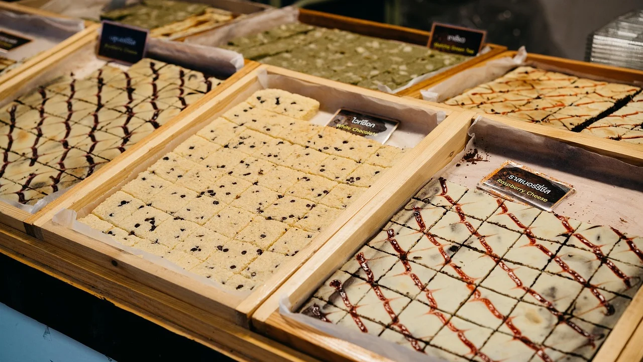 Frutas secas para banho em chocolate derretido