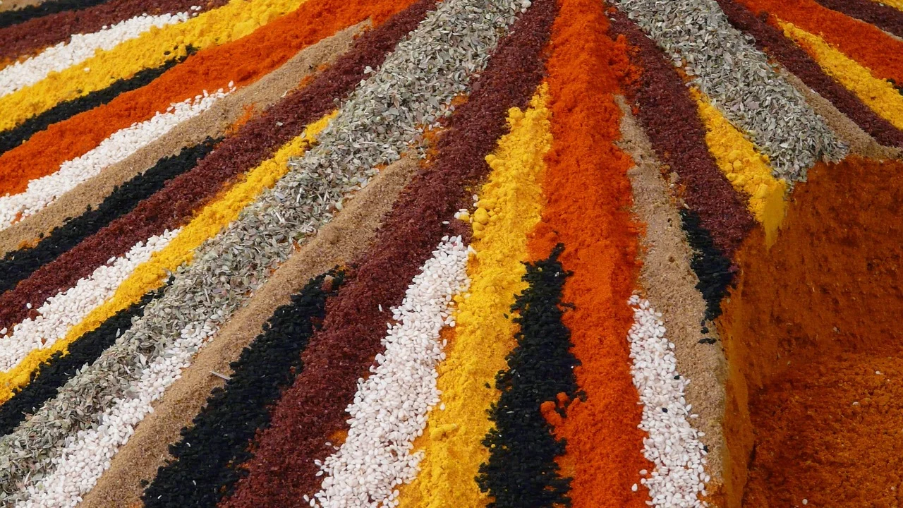 Especiarias inteiras usadas para compor uma mistura aromática de curry.