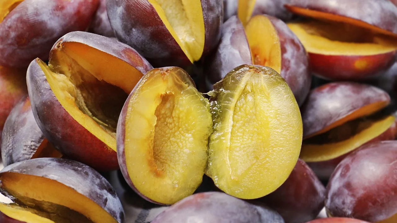 Ingredientes simples usados no preparo do doce tradicional.