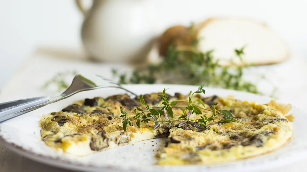 Legumes refogados e escorridos para rechear a omelete.