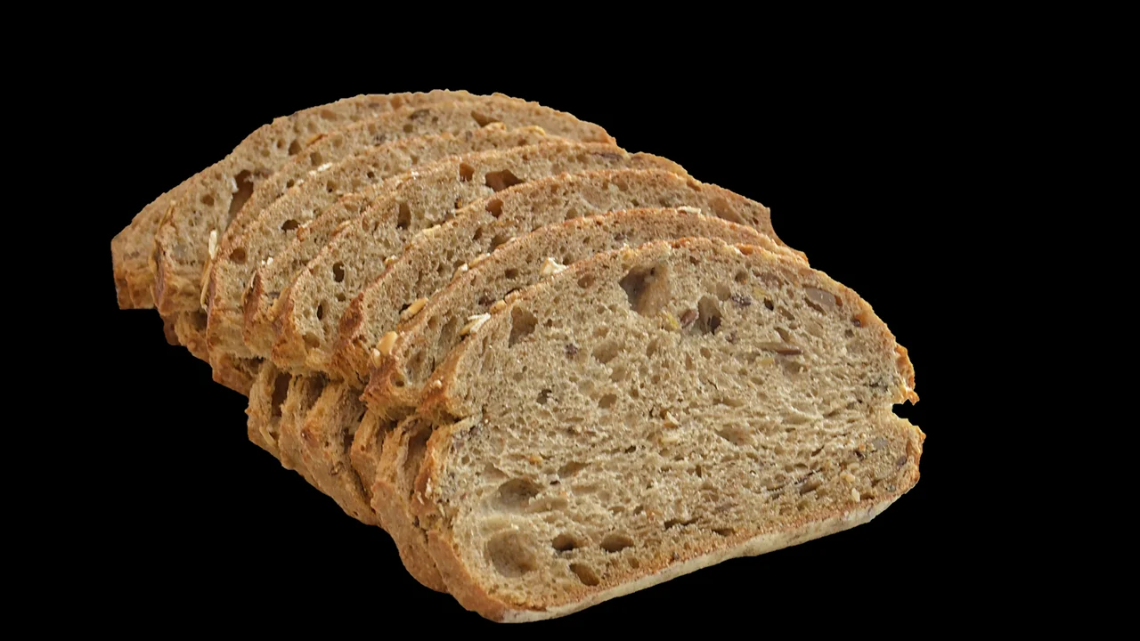 Massa de pão sendo sovada até ficar lisa e elástica