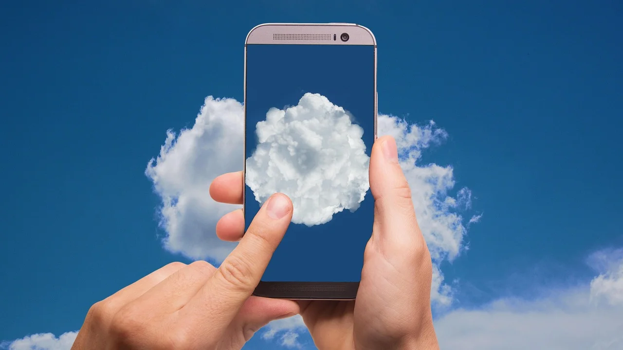 Tela de armazenamento mostra as categorias que ocupam memória no celular.