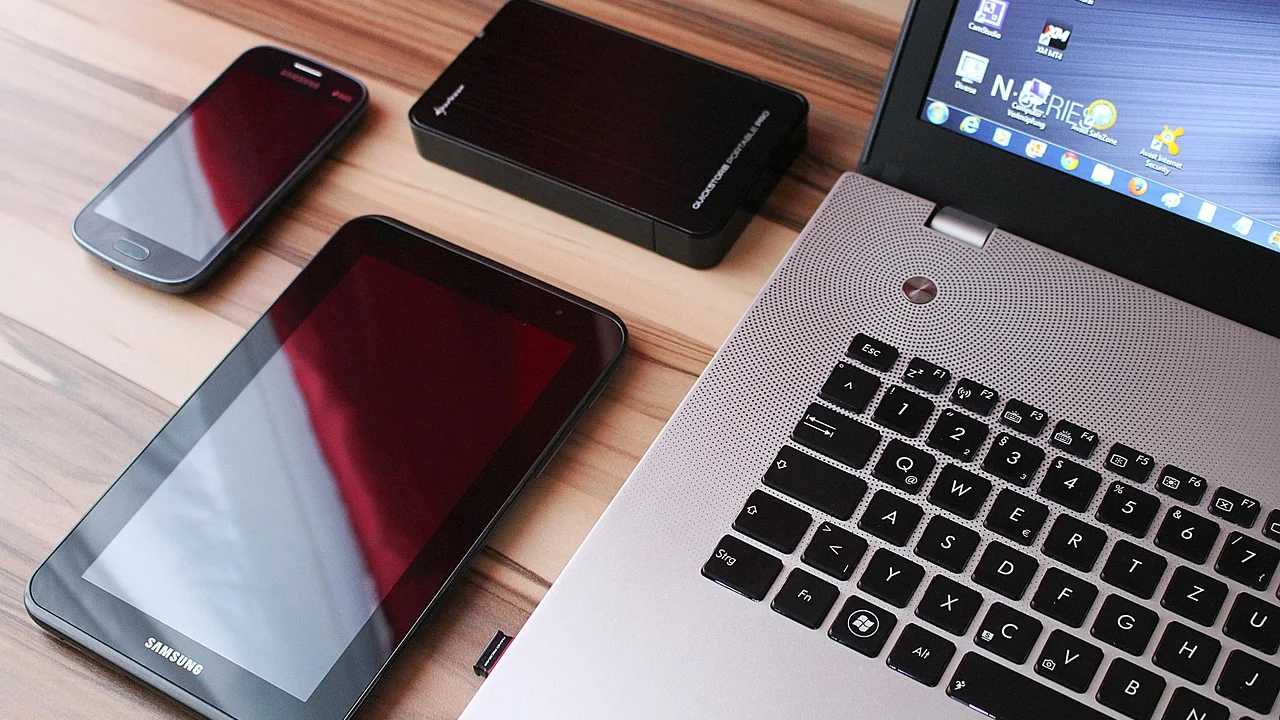 Configurações de aplicativo permitem controlar dados e conteúdos offline.