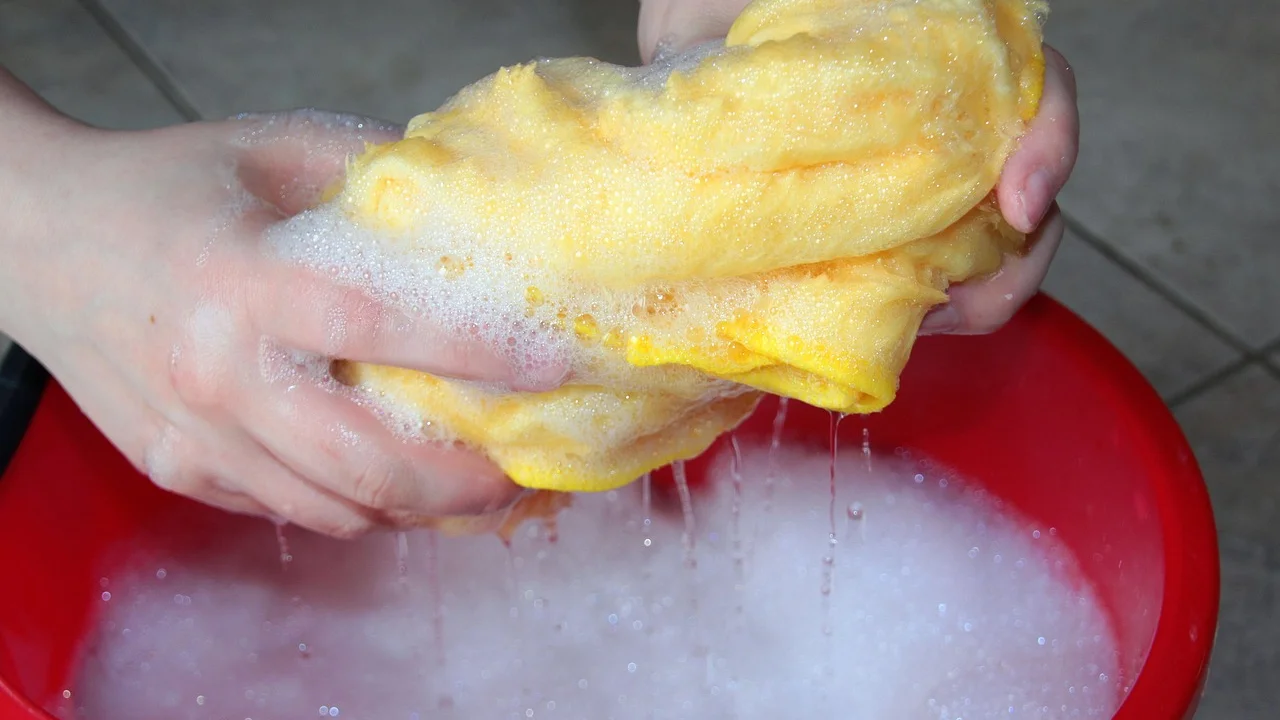 Limpeza delicada da borracha de vedação da porta