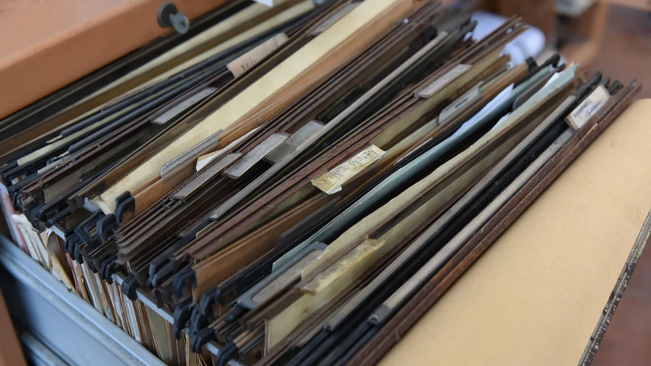 Pastas identificadas ajudam a localizar documentos importantes com rapidez.