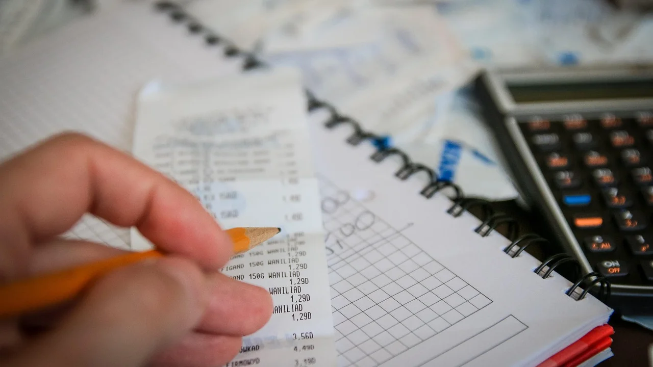 Pequenas mudanças no orçamento podem apoiar a recuperação financeira.